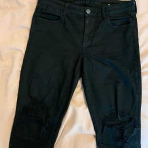 Women’s American Eagle black ripped skinny jeans